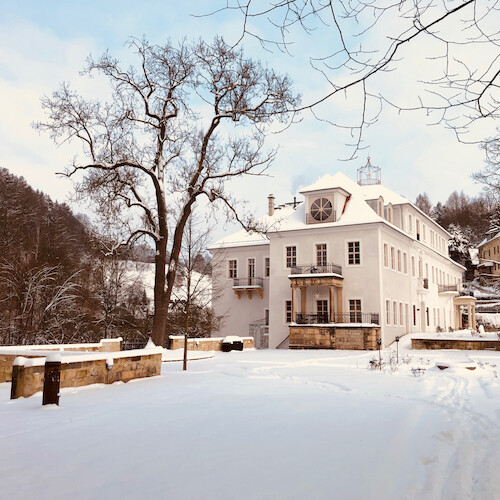 Schloss und Garten im Winter